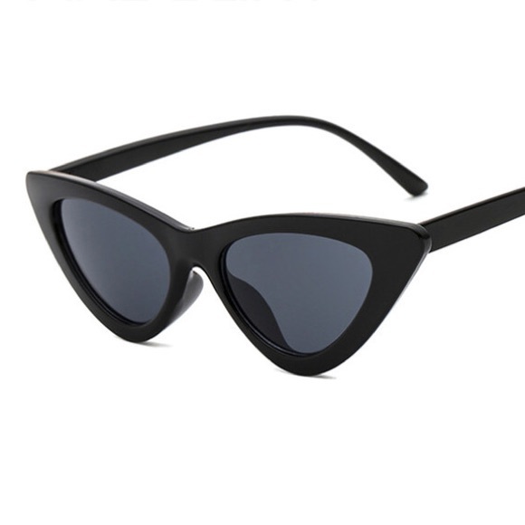 VINTAGE CAT EYE SUN GLASSES - Picture 2 of 4